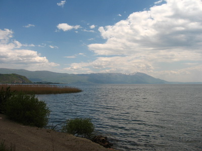 Strugától és Ohridig a tó partján